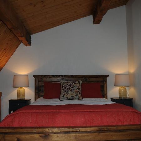 Fin And Feather Inn Віктор Екстер'єр фото
