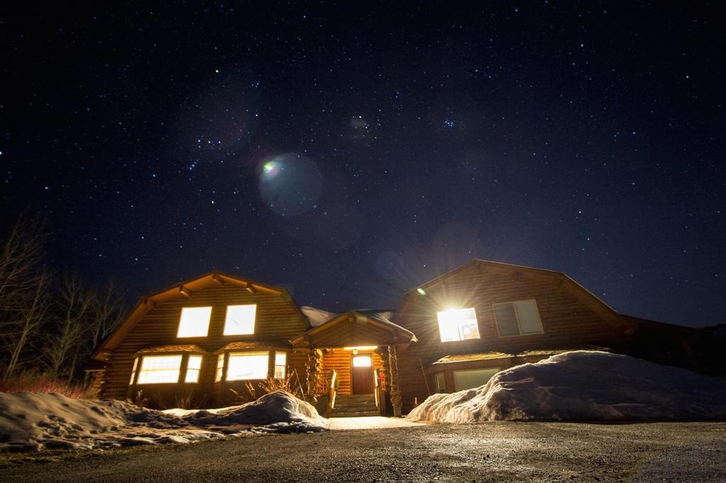 Fin And Feather Inn Віктор Екстер'єр фото