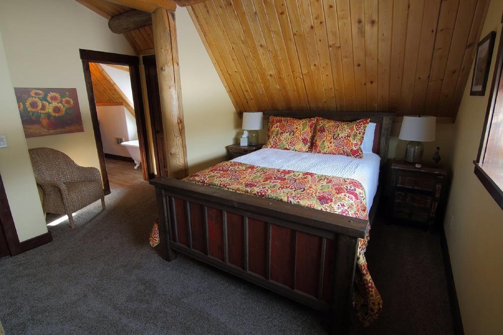 Fin And Feather Inn Віктор Номер фото