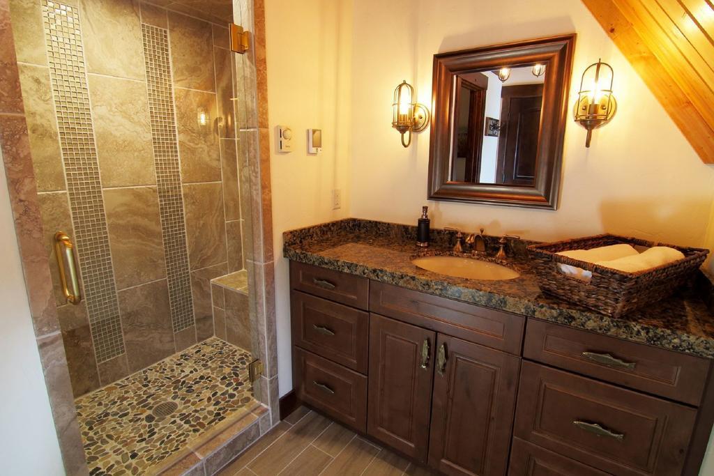 Fin And Feather Inn Віктор Номер фото